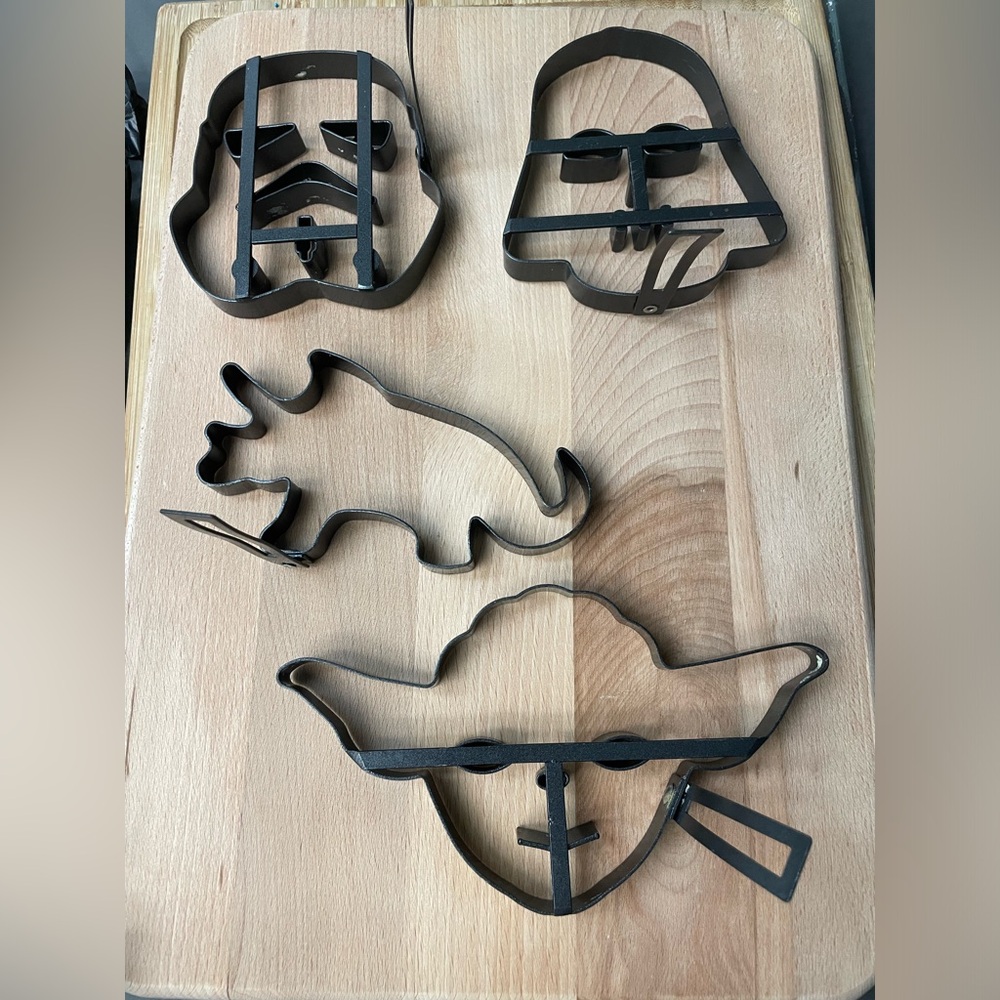Cookie cutters/pancake shapers